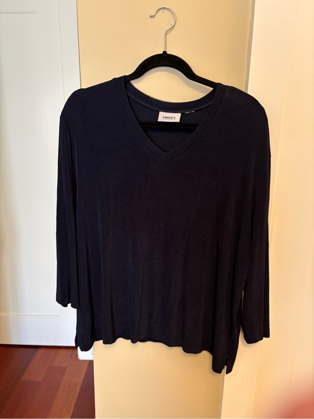 Chico's Navy V-Neck Long Sleeve Top